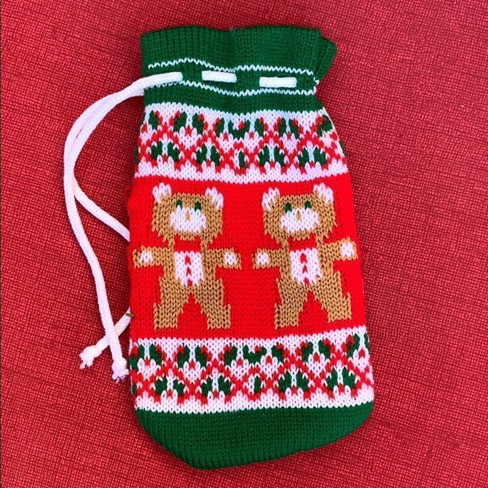 Kitschy knit bear gift bag